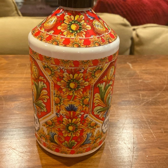 NEW! Deruta Hand Soap Home and Body Company 21.5 fl oz Italian Citrus Red Yellow - Picture 3 of 10